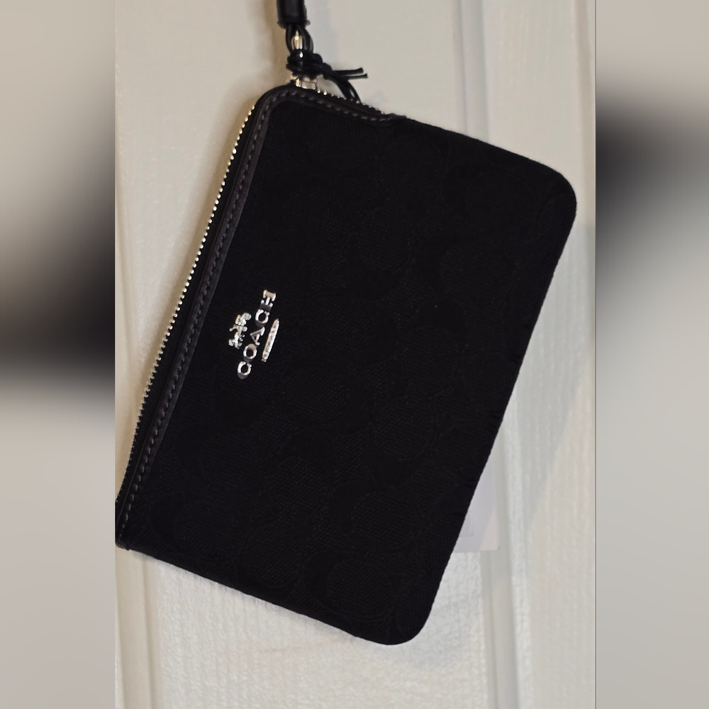 Coach Corner Zip Wristlet in Signature Jacquard Black NWT